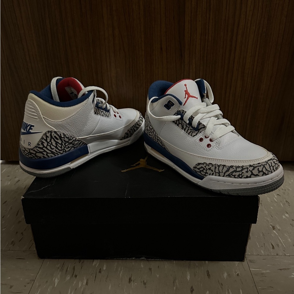 Jordan 3 retro. Og BG true blue. Size 5.5 junior. - Picture 2 of 5